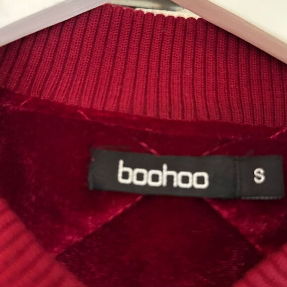 Boohoo red velvet quilted bomber jacket size small - Picture 4 of 11